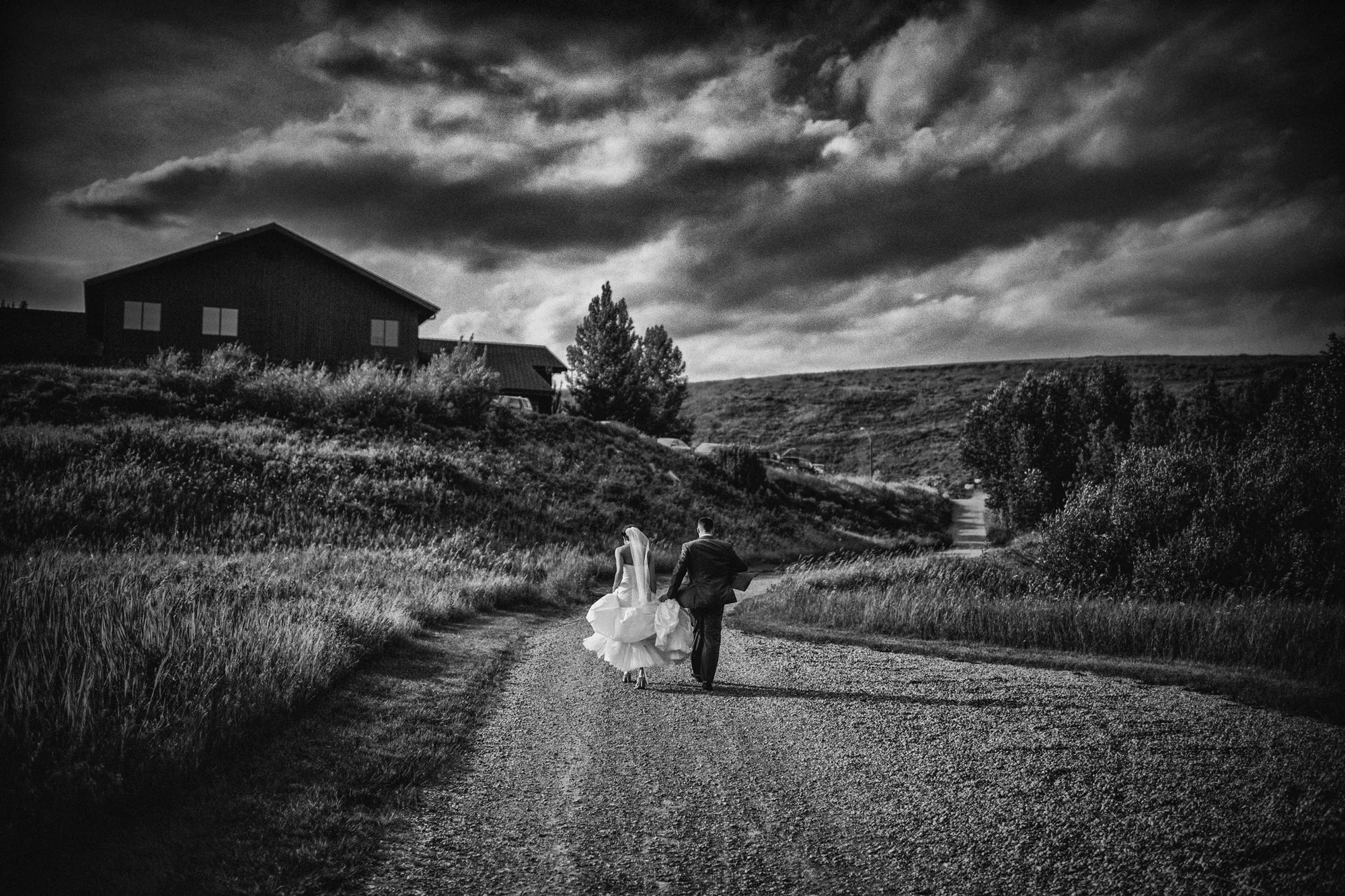 Candid Alberta wedding photography image 15