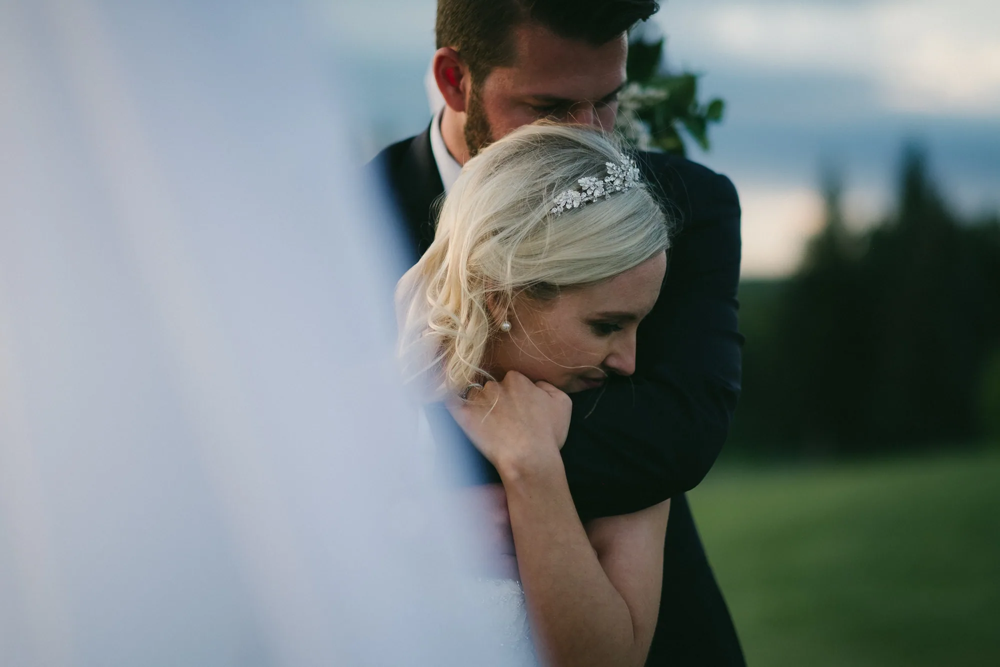 Candid Alberta wedding photography image 30