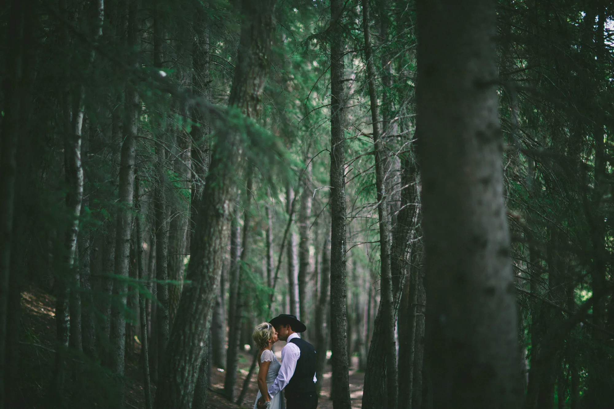 Candid Alberta wedding photography image 63